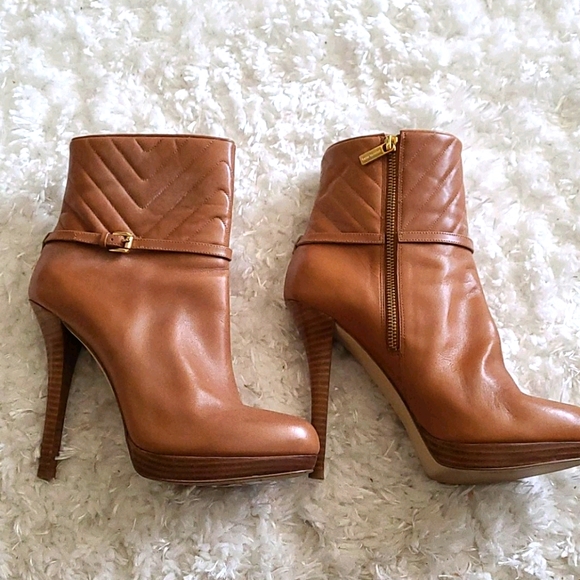 Michael Kors booties - Picture 1 of 7